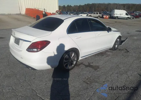 2015 Mercedes-Benz C 300 Sport/Luxury/ из США, поврежденный, VIN 55SWF4JB2FU065652